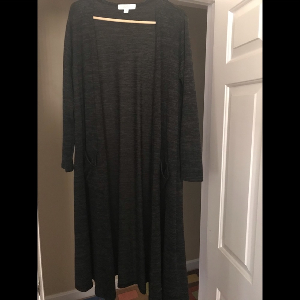 Medium Black Sarah by Lularoe